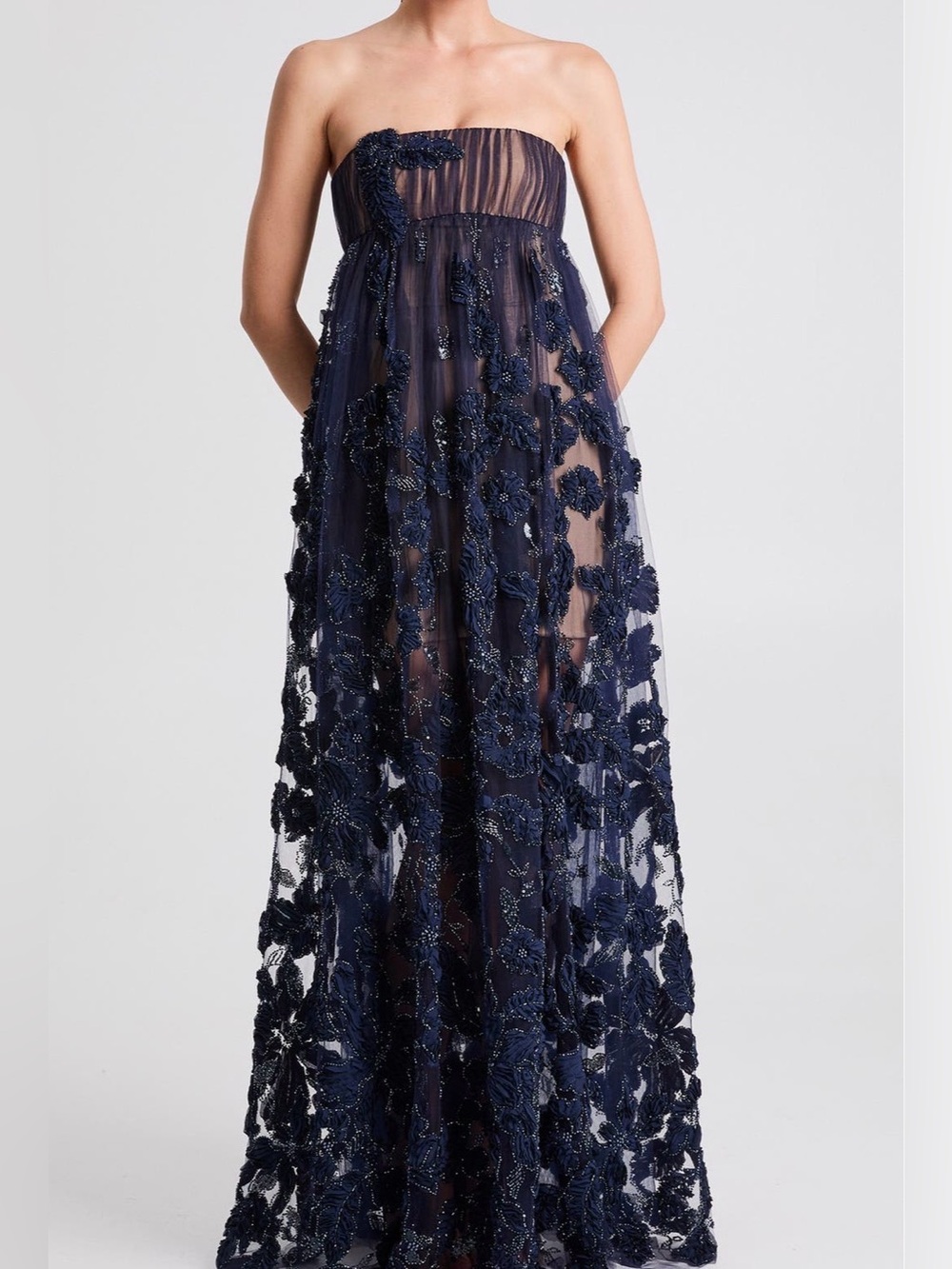 HELSI
Beatrice Strapless 3D
Embellished Floral
Sheer Gown